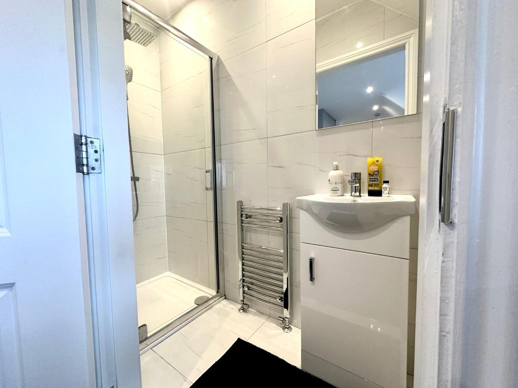 Stylish Modern, Private Apartment,15 Mins To Central London Hendon Exterior foto